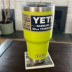 YETI Rambler 30 oz Chartreuse NWT. 💧
